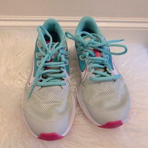 Girls shoes